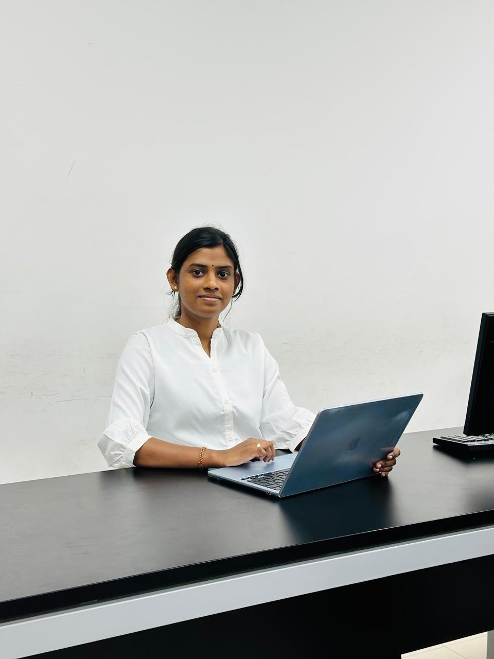 Thanucha Suthakaran - Professional Photo